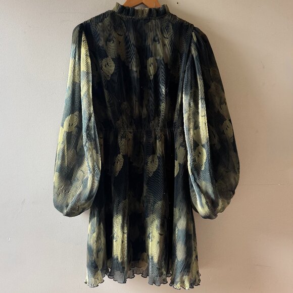 GANNI Pleated Georgette Balloon-sleeve Dress in Black and Olive Green - Picture 6 of 7